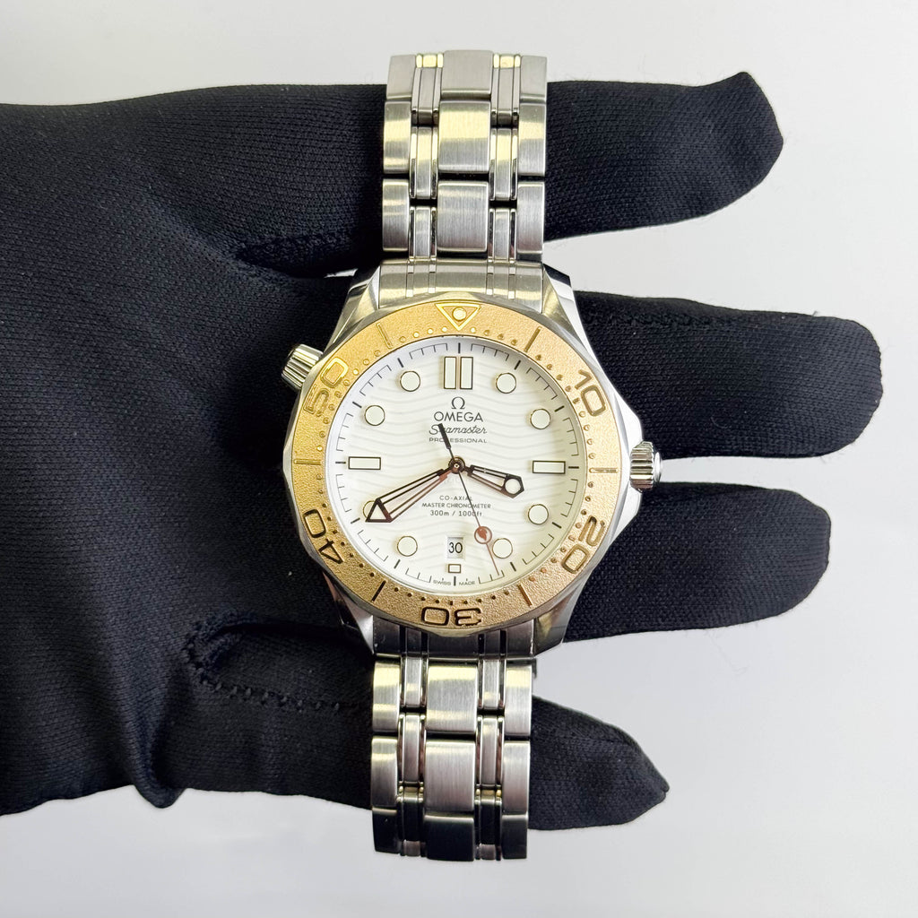Omega Seamaster Diver 300m 42mm White Dial Watch Ref# 522.21.42.20.04.001