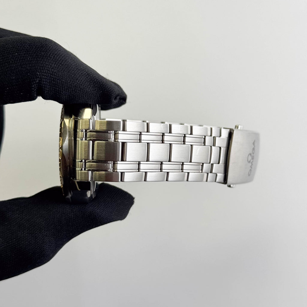Omega Seamaster Diver 300m 42mm White Dial Watch Ref# 522.21.42.20.04.001