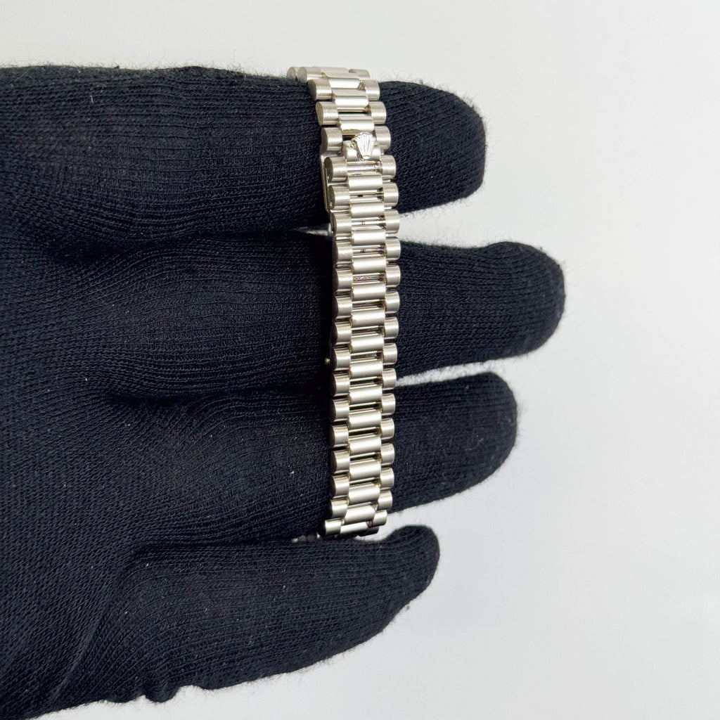 Rolex Datejust 26mm Silver Dial Watch Ref# 69079