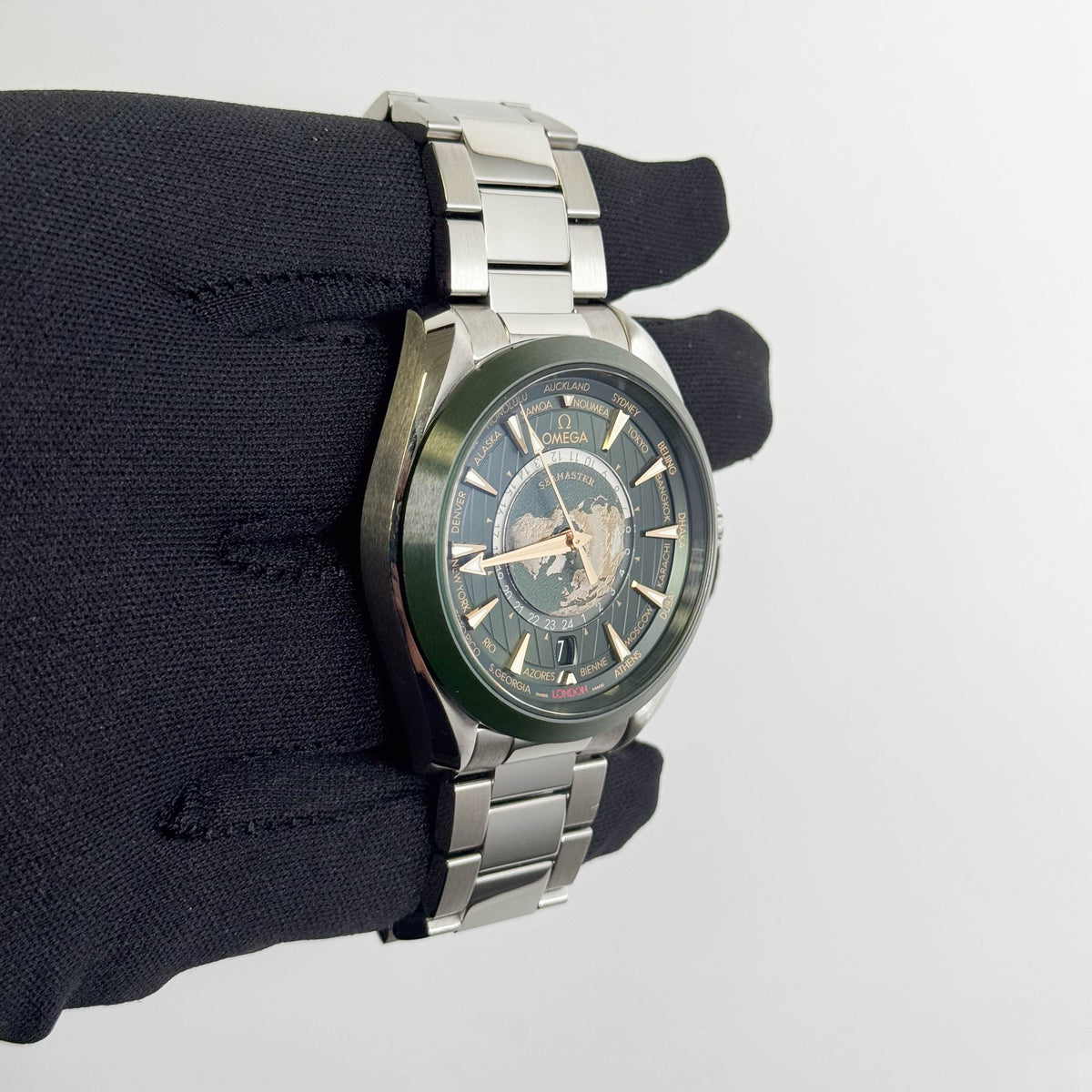 Omega Aqua Terra 43mm Green Dial Watch Ref# 220.30.43.22.10.001