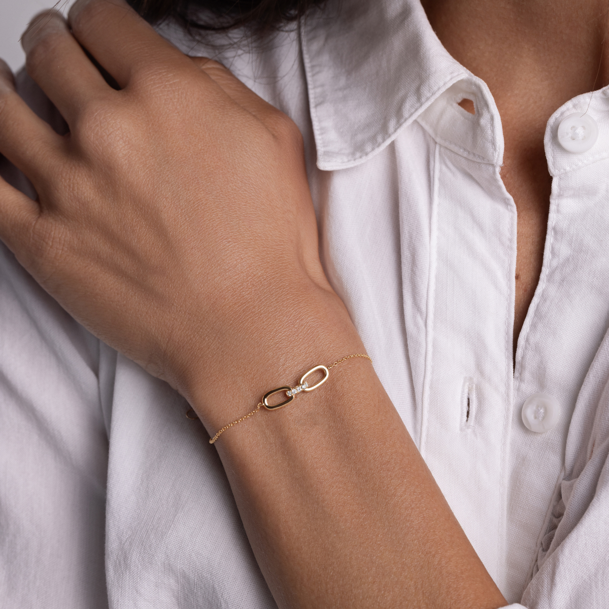 Interlocked Dainty Pave Diamond Bracelet