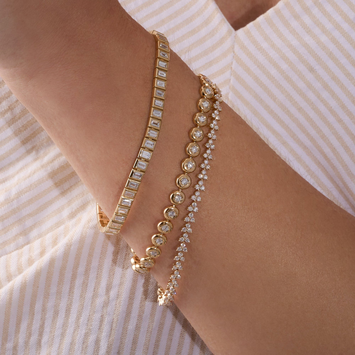 Round Lab Diamond Bubble Bezel Tennis Bracelet
