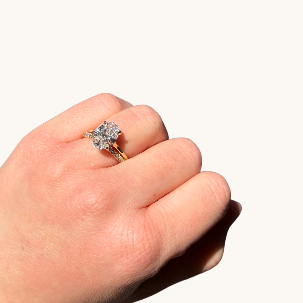 Double Prong Lab Diamond Band